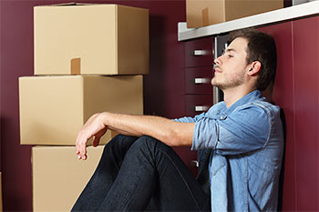 How to Handle Moving Out After a Breakup